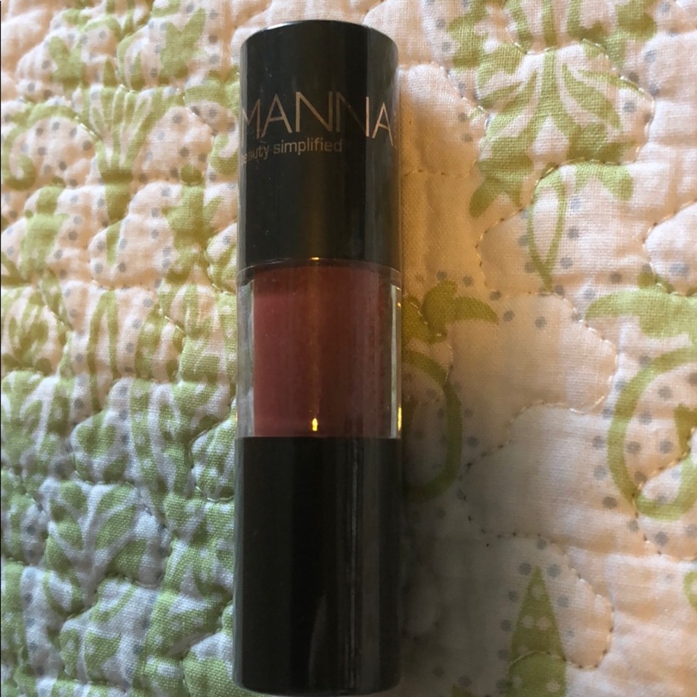 Manna Kadar beauty simplified lip whip